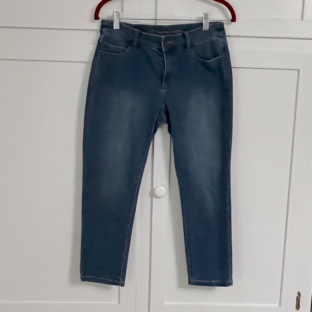 Soft surroundings woman's cropped jeans. Size 4P. Great condition.